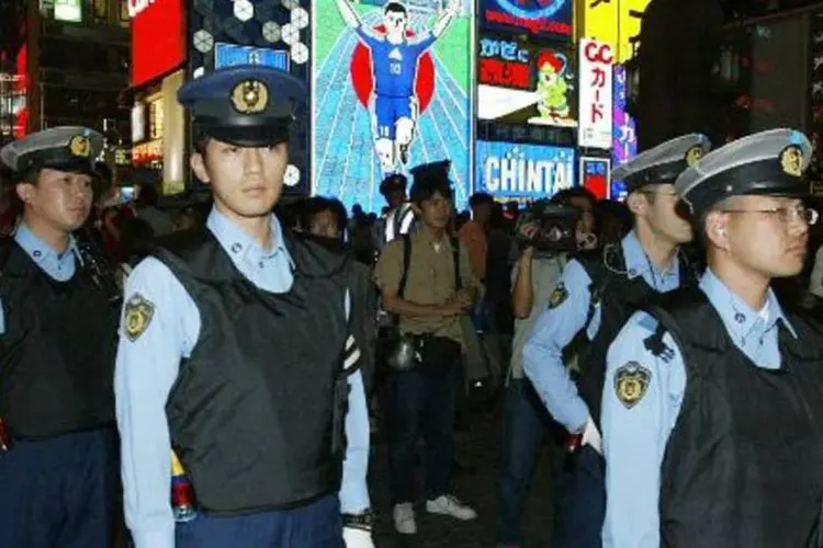 Polícia no centro de Osaka: crimes foram ocultados entre 2008 e 2012 (Kazuhiro Nogi/AFP)