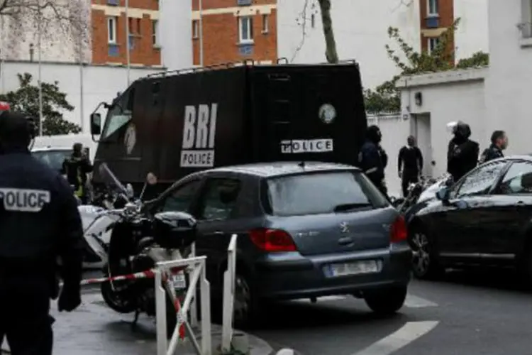 Membros da polícia nacional francesa atuam em Paris (Thomas Samson/AFP)