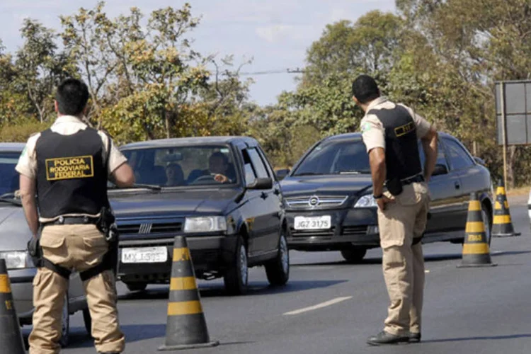 Polícia Rodoviária: cadastro pode ser feito por meio do site da PRF ou ligando para o telefone 191, da PRF (Wikimedia Commons/Wikimedia Commons)