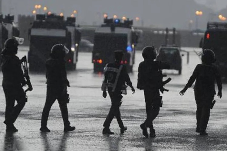 Agentes especiais da polícia saudita: ministério do Interior saudita afirma ter detido 62 membros de grupo terrorista (Fayez Nureldine/AFP)