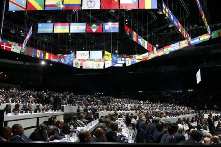 
	Vista geral do Congresso da Fifa, em Zurique: os esc&acirc;ndalos de corrup&ccedil;&atilde;o n&atilde;o v&atilde;o parar o processo de reformas pelo qual a entidade est&aacute; passando
 (REUTERS/Ruben Sprich)