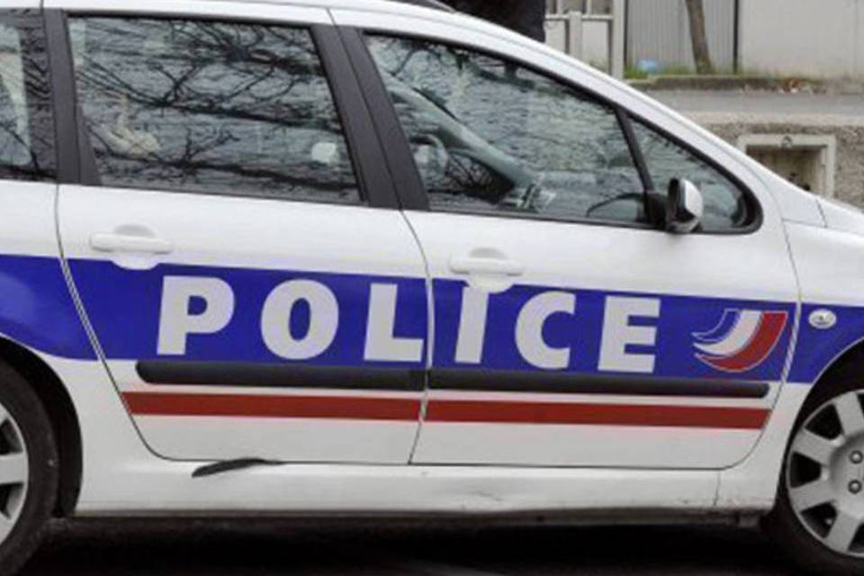 Francês que sequestrou duas mulheres se entrega à polícia