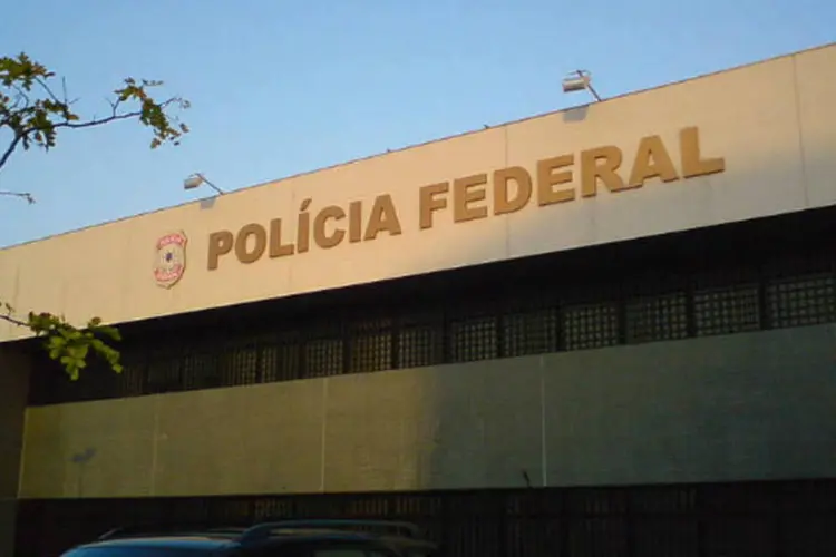 
	Pol&iacute;cia Federal: a PF prendeu e fez buscas nas casas de executivos de empreiteiras, como a Camargo Corr&ecirc;a, Mendes J&uacute;nior e OAS
 (Wikimedia Commons)