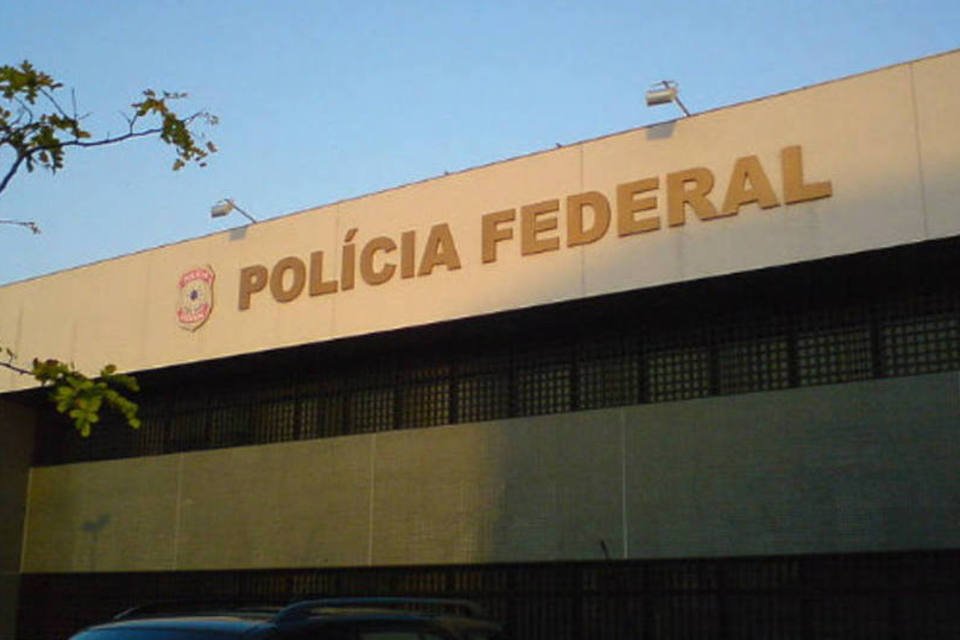 Governador do Acre promete apoio à ação da Polícia Federal