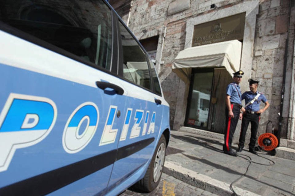Suspeito de manipular jogos de futebol é preso em Milão