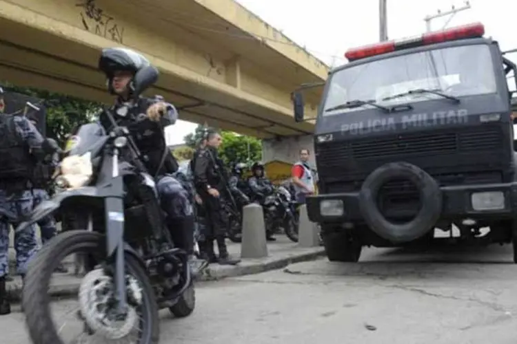 
	PM no Rio: segundo a PM, seis policiais ficaram feridos - um continuava internado ontem
 (Tânia Rêgo/ABr)