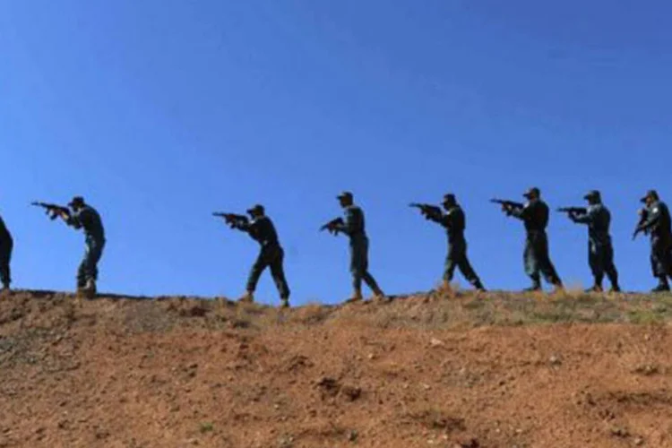 O atentado não foi reivindicado, mas este tipo de artefato explosivo, ativado à distância, é a arma mais usada pelos talibãs (©AFP / Aref Karimi)