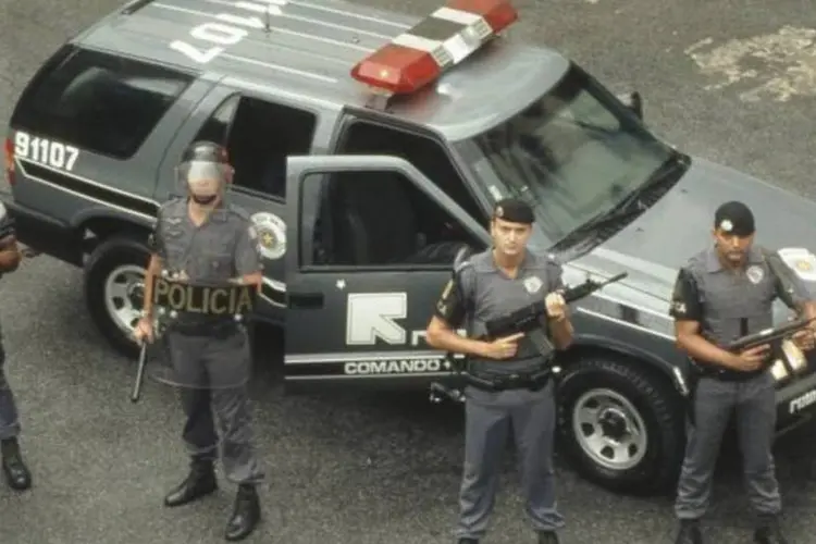 Viatura e policiais da Rota, da PM de São Paulo (Claudio Rossi/Veja)