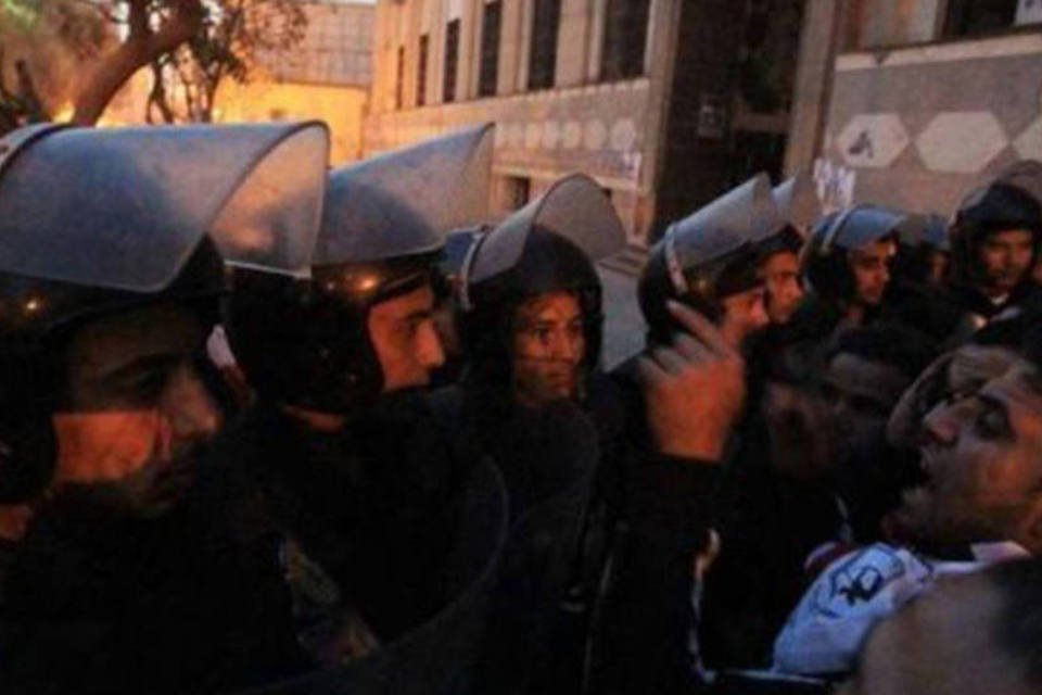 Mais de 300 pessoas são presas no Egito após confronto