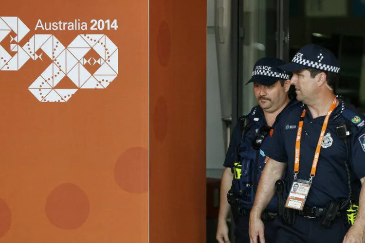 Policiais fazem patrulha em Brisbane, Austrália, por ocasião da cúpula do G20 (Jason Reed/Reuters)