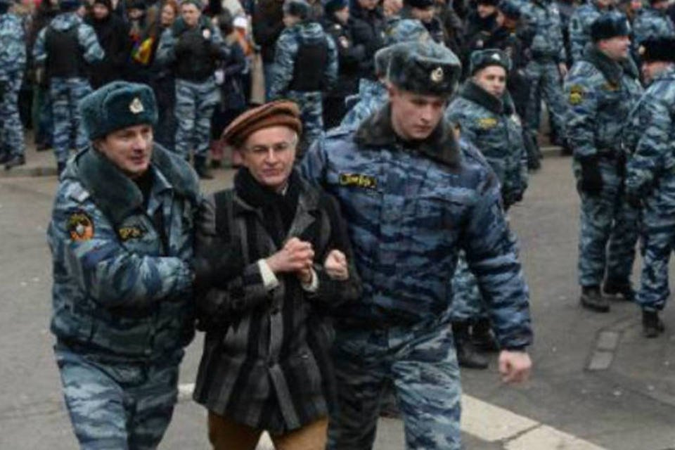 Rússia prende 200 pessoas por protestarem