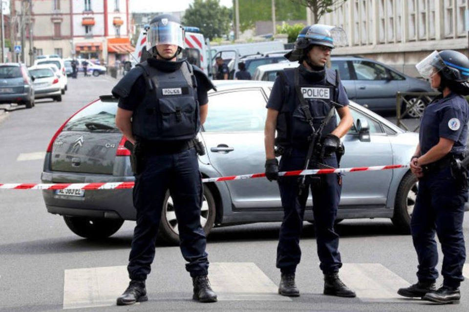 Franceses protestam há 3 dias contra violência policial