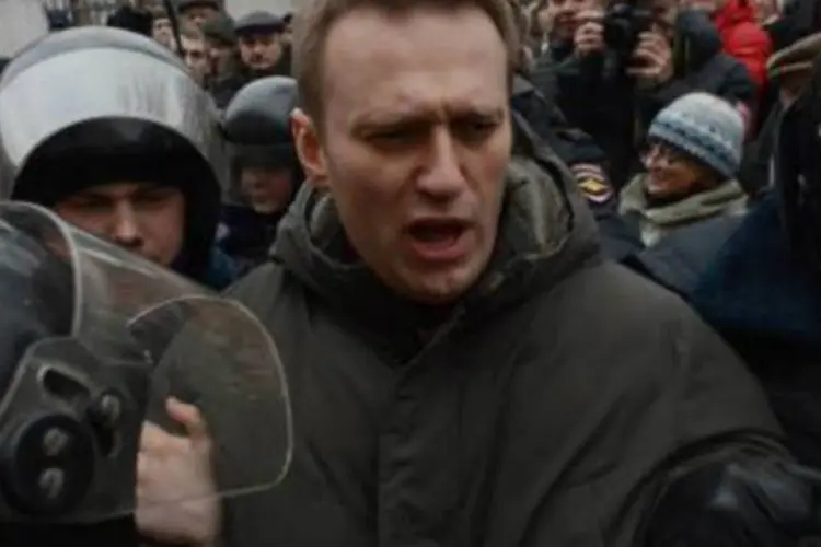 Policiais russos detêm líder da oposição, Alexei Navalny: prisão faz parte de uma investigação por fraude na companhia francesa de cosméticos Yves Rocher (Vasily Maximov/AFP)