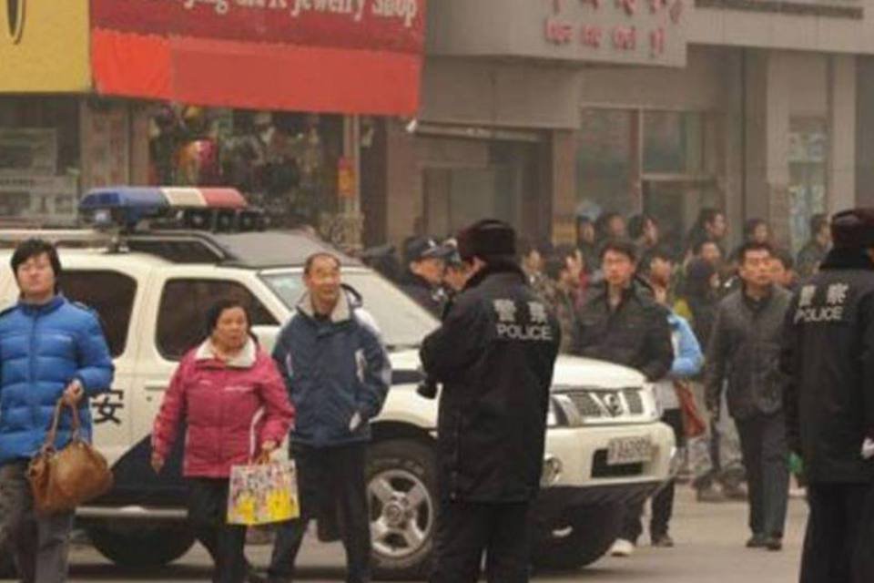Polícia proíbe jornalistas de filmarem mobilização em Pequim