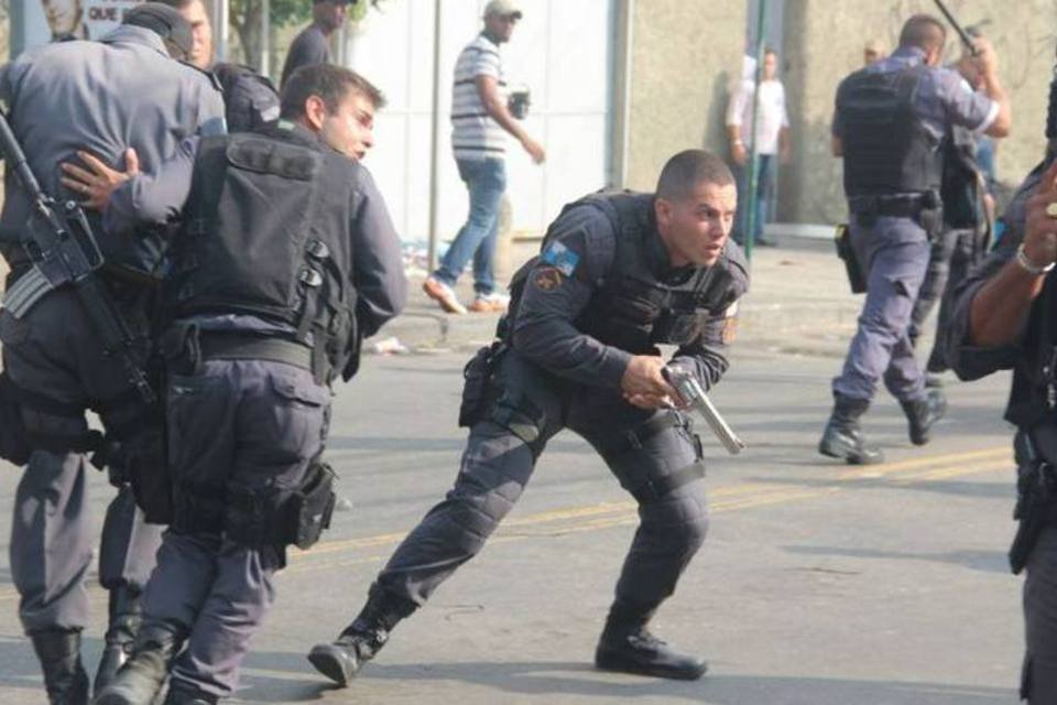 Polícia cumpre reintegração de posse em terreno no Rio