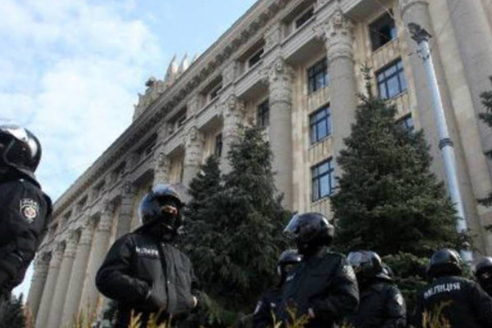 Grupo mantém 60 reféns em prédio do governo da Ucrânia