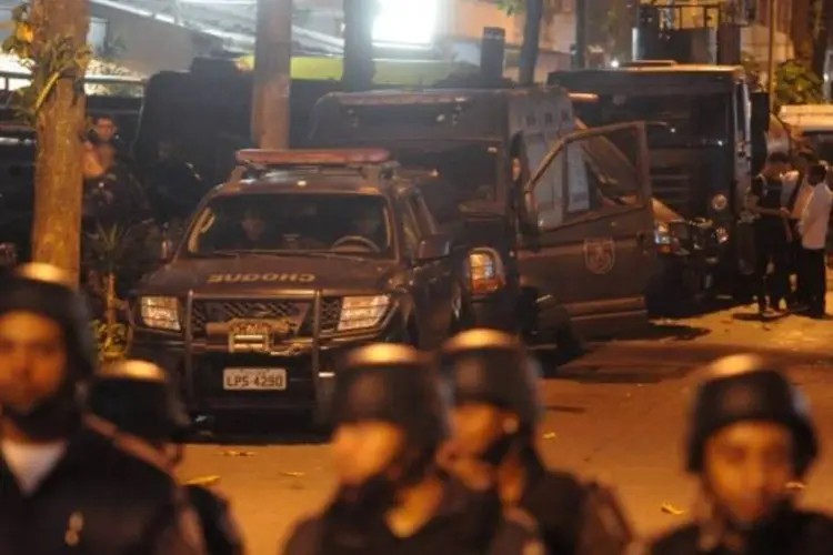 
	Policiais militares do Rio de Janeiro: com cerca de 300 mil pessoas, segundo a PM, o protesto de 20 de junho foi o maior registrado no Rio desde o in&iacute;cio da onda de manifesta&ccedil;&otilde;es
 (Fernando Frazão/ABr)