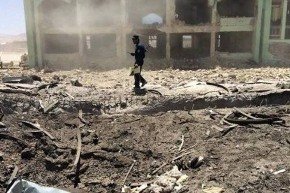 Ataque contra prédio do governo no Afeganistão fere 70