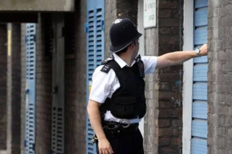 policial-britanico-460-jpg.jpg (.)