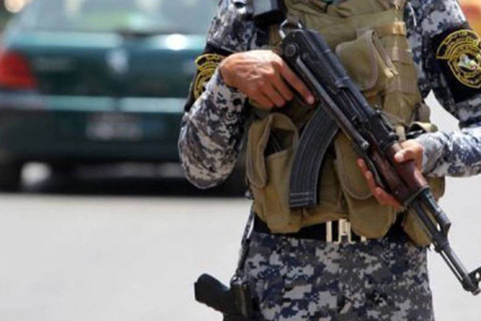 Iraque: quatro soldados e quatro policiais morrem em ataques