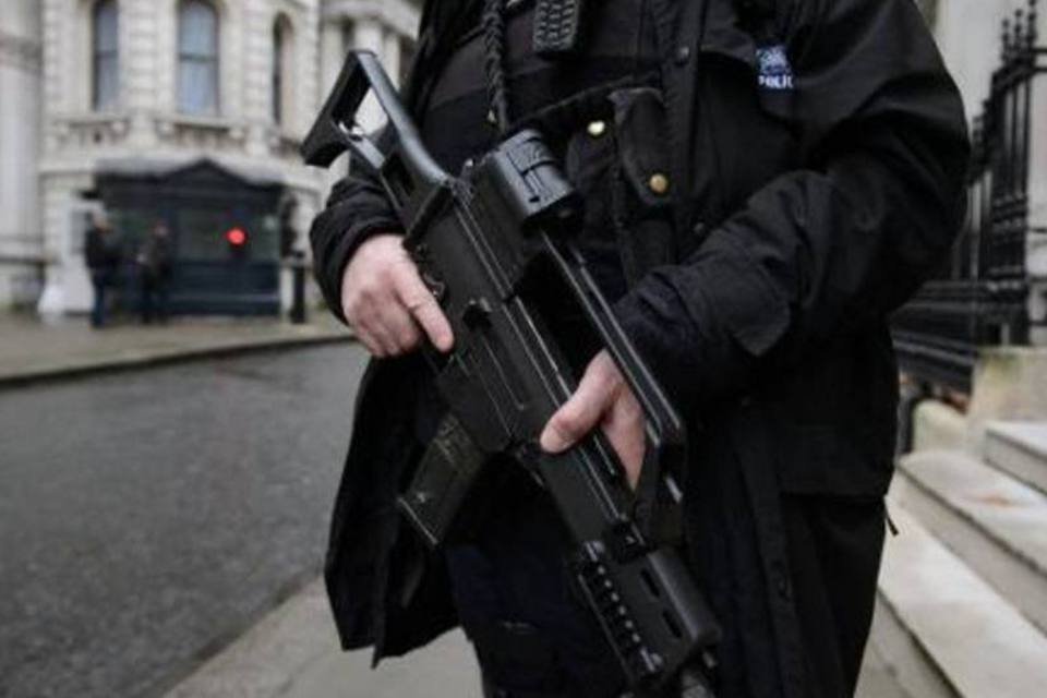 Adolescentes são detidos em Londres por acusações de terrorismo