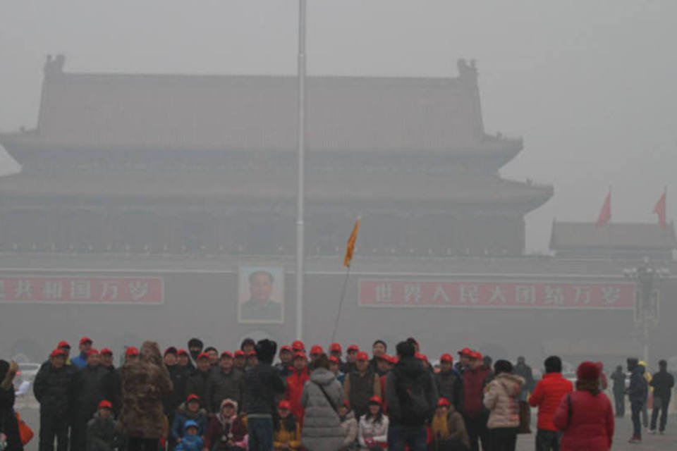 Pequim emite raro alerta de poluição do ar