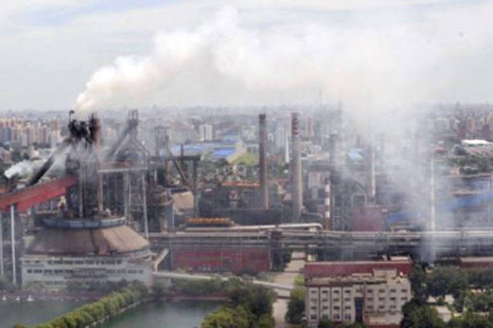 China corta energia elétrica de fábricas poluentes