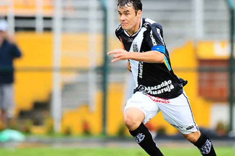 
	Ao todo, a renda da partida foi de cerca R$ 500 mil. Metade ficou para o clube de Campinas, que guardou parte do dinheiro em um cofre que estava na sala da diretoria
 (ALEXANDRE BATTIBUGLI)