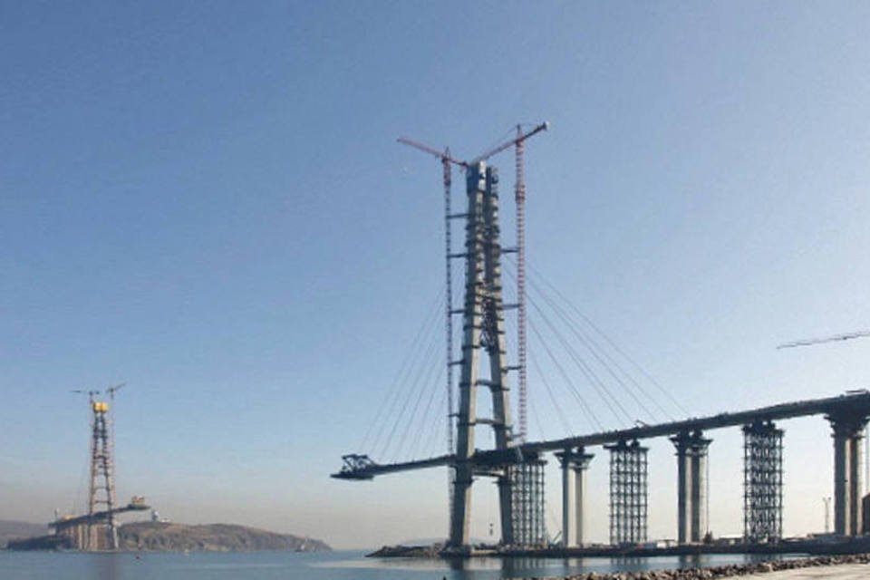 Rússia abre ponte estaiada com maior vão central do mundo