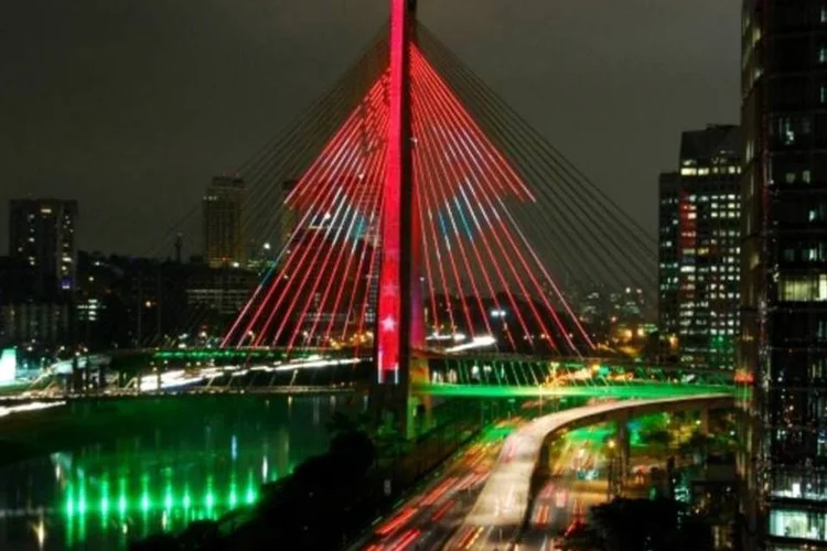 
	Ponte estaiada: im&oacute;veis das regi&otilde;es Centro-Sul e Oeste de SP s&atilde;o os mais valorizados
 (Divulgação/Telefônica)