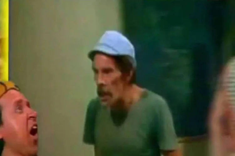 
	Trecho do v&iacute;deo &quot;NADADENADADENADADENADADENADADE&quot; com o personagem Seu Madruga do Ch&aacute;vez: v&iacute;deo conta com mais de 680 mil visualiza&ccedil;&otilde;es
 (Chávez/Reprodução)
