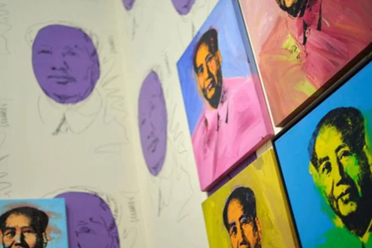 
	Retratos do l&iacute;der chin&ecirc;s Mao Ts&eacute;-Tung criados por Andy Warhol:&nbsp;os retratos podem ser vistos em Hong Kong, um territ&oacute;rio semiaut&ocirc;nomo no sul da China, at&eacute; mar&ccedil;o
 (Olivier Laban-Mattei/AFP)