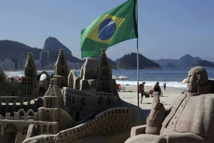 Escultura em homenagem ao Papa Francisco no Rio de Janeiro: essa é a primeira viagem ao exterior do papa. (REUTERS/Ricardo Moraes)