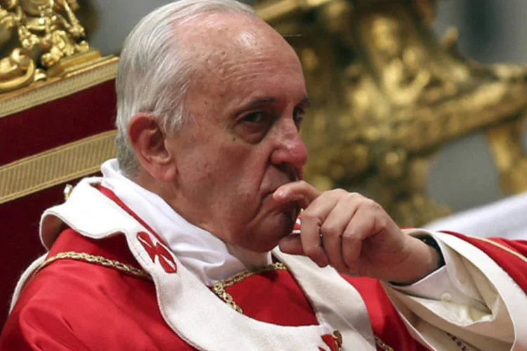 O papa Francisco: o papa reiterou que o casamento é "a união estável entre um homem e uma mulher", exortando o casal a cultivar a fé na família, com os filhos. (REUTERS/Alessandro Bianchi)