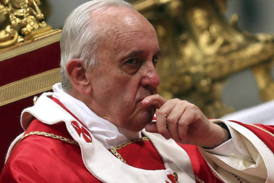 Papa pede recuperação da fé e reitera casamento heterosexual