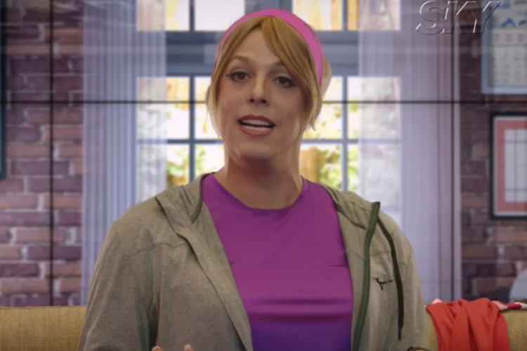 
	Porchat em propaganda da Sky: enquanto Gisele promove o p&oacute;s-pago, o comediante e apresentador protagoniza as campanhas do pr&eacute;-pago da operadora
 (Reprodução/Youtube)