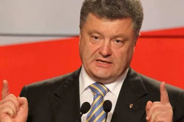 
	Petro Poroshenko: militantes se espalharam pelo terreno do aeroporto
 (Reuters)