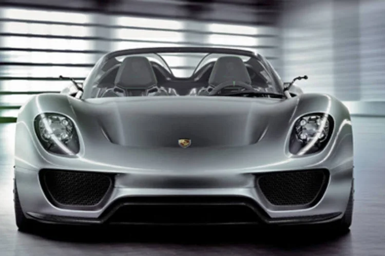 Porsche deve levantar 5 bilhões de euros em ações no primeiro semestre de 2011 (Divulgação/EXAME.com)