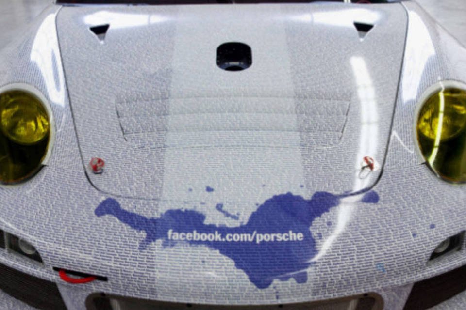 Porsche cria carro inspirado no Facebook