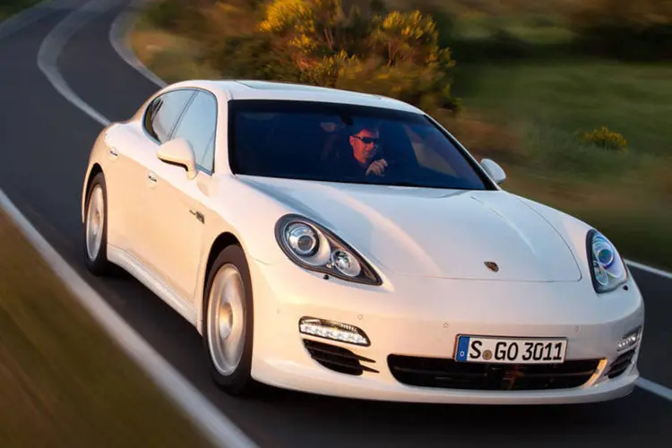 
	Porsche Panamera: cup&ecirc; de quatro portas ser&aacute; o modelo utilizado para inspirar a vers&atilde;o perua do Porsche
 (Divulgação)