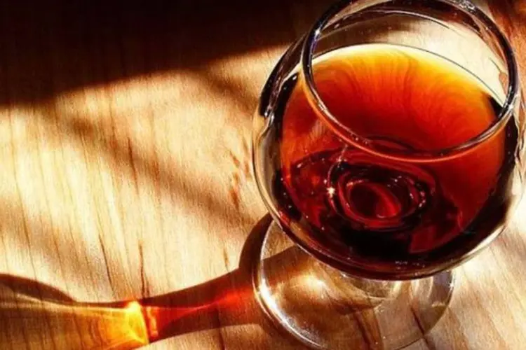 
	Vinho: pesquisadores descobriram que bebida n&atilde;o &eacute; capaz de retardar o envelhecimento
 (Wikimedia Commons)