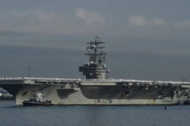 O porta-aviões americano USS Ronald Reagan é visto em Yokosuka, Japão (Toru Yamanaka/AFP)