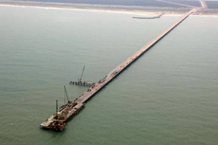 
	Porto de A&ccedil;u: a Prumo Log&iacute;stica &eacute; controlada pela norte-americana EIG, que passou a deter participa&ccedil;&atilde;o de cerca de 74 por cento na companhia
 (Divulgação/Site da LLX)