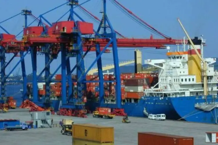 
	Porto de Santos: no acumulado do ano, as exporta&ccedil;&otilde;es somam US$ 213,832 bilh&otilde;es, com queda de 5,3%
 (ARQUIVO/WIKIMEDIA COMMONS)