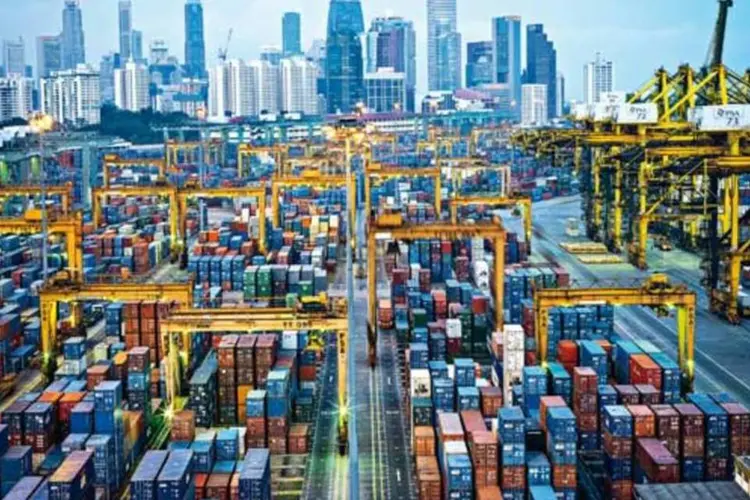 Porto de Singapura: pelos cálculos do Banco Mundial, o aumento das incertezas já está afetando as trocas comerciais (Justin Guariglia/Latinstock)