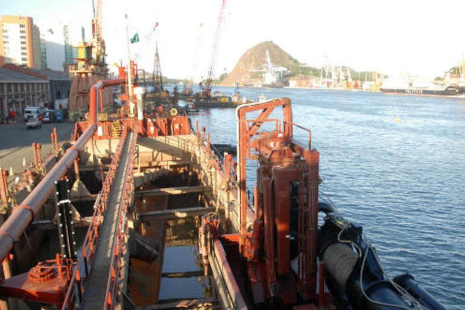 Governo pretende privatizar porto de Vitória, dizem fontes