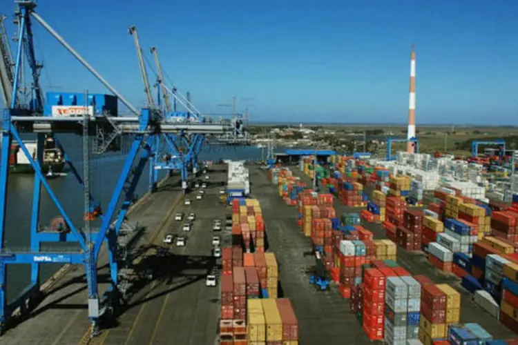 
	Porto do Rio Grande do Sul: nesse ano, a OMC revisou sua previs&atilde;o de crescimento do com&eacute;rcio mundial de 3,7% para 2,5%

	&nbsp;
	
 (Divulgação)