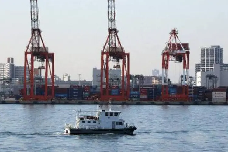 Porto no Japão: em novembro, o país garantiu superávit na balança comercial de 113,4 bilhões de ienes (Yoshikazu Tsuno/AFP/AFP)
