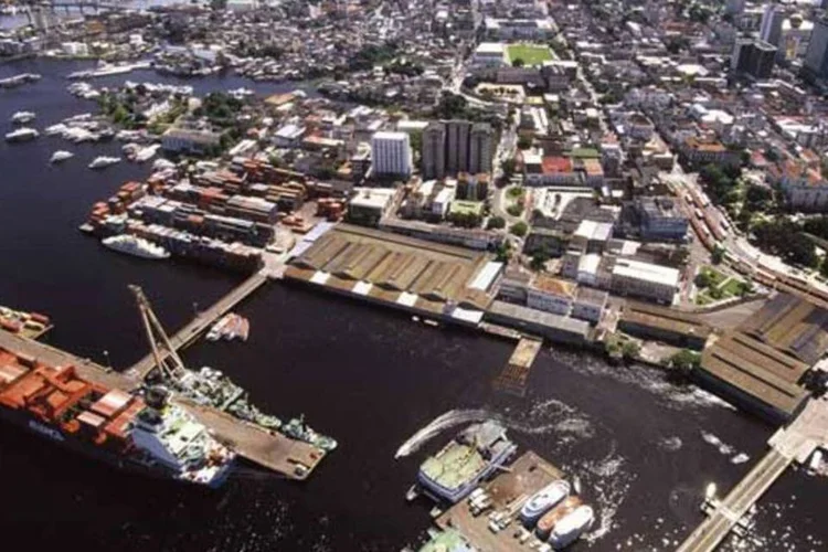 
	Porto de Manaus, no Amazonas:&nbsp;os mandados est&atilde;o sendo cumpridos em Manaus e Parintins (AM) e em Porto Velho (RO).
 (DIVULGAÇÃO)