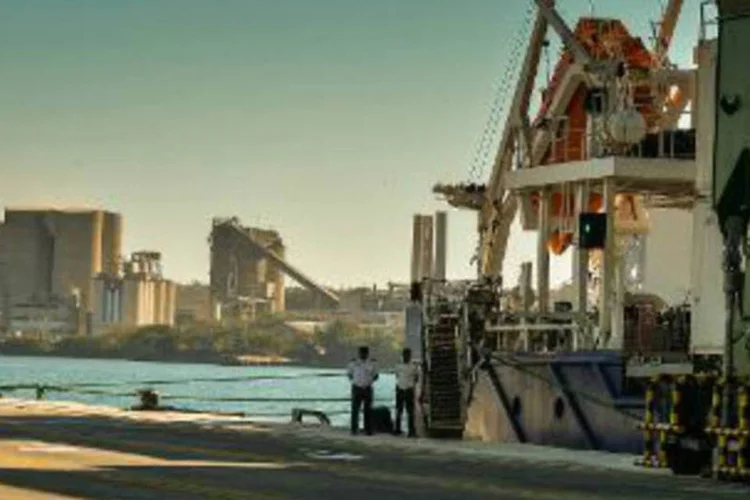 
	Vista do porto de Mariel: Odebrecht completou o projeto de US$ 800 milh&otilde;es h&aacute; pouco mais de um ano
 (Adalberto Roque/AFP)
